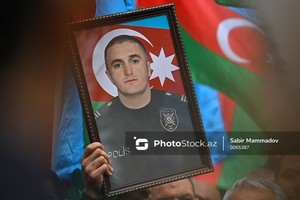 Погибший в результате теракта полицейский Хазар Заманов похоронен - ОБНОВЛЕНО + ФОТО/ВИДЕО