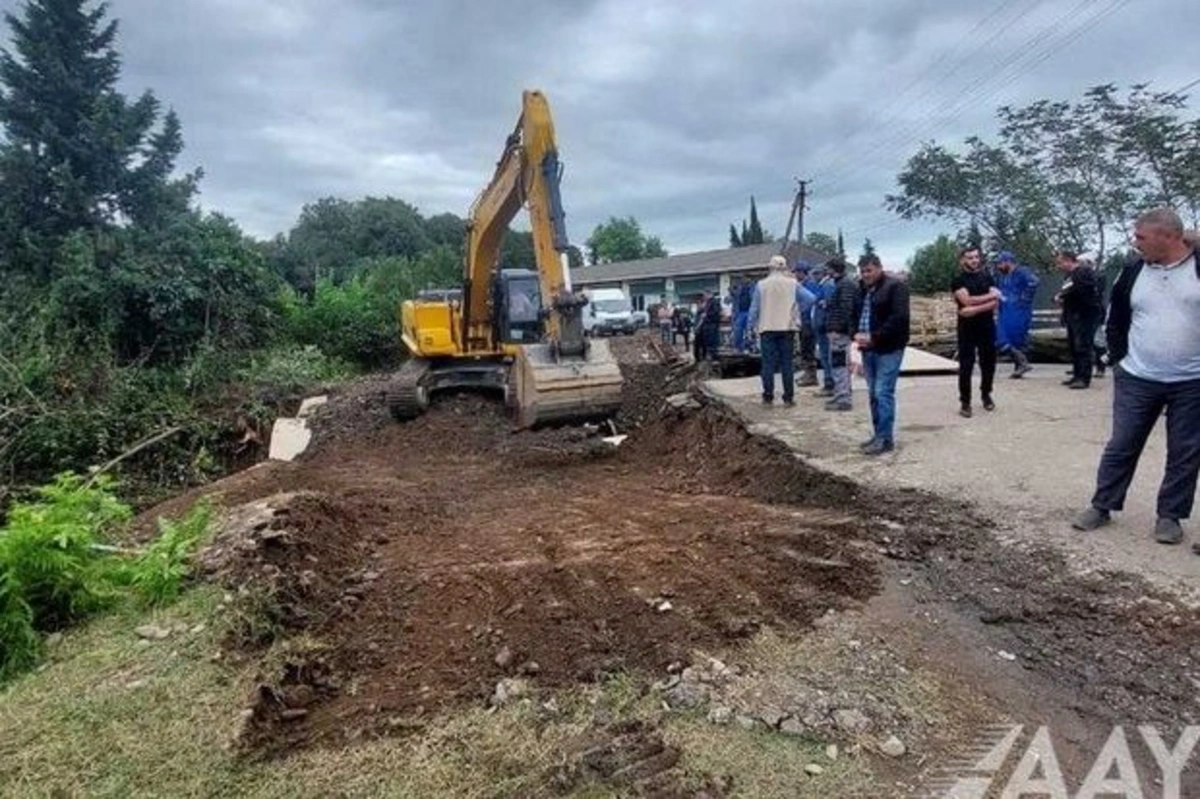 В Астаринском районе восстановлено движение на участке расположения поврежденного моста - ФОТО