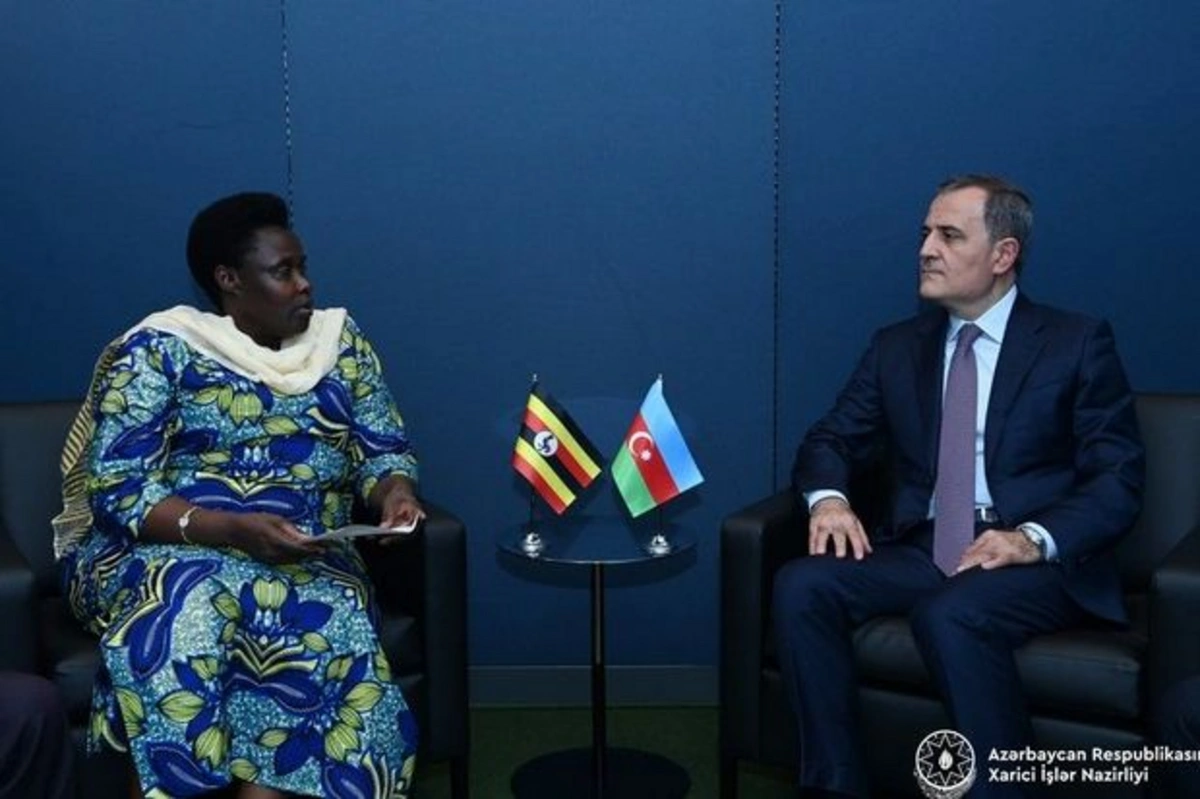 Джейхун Байрамов обсудил с вице-президентом Уганды сотрудничество в рамках ДН - ФОТО