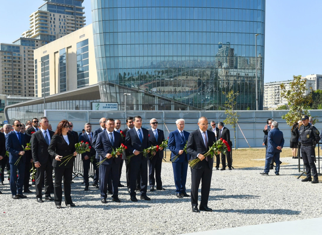 İqtisadiyyat Nazirliyinin kollektivi Zəfər Parkında olub - FOTO