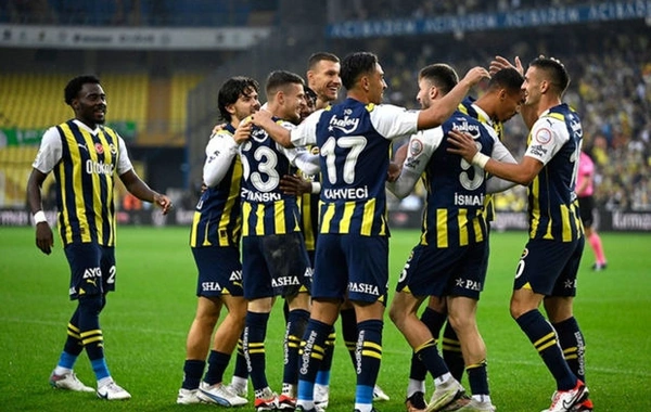 Суперлига Турции: "Фенербахче" продолжил победную серию разгромом "Ризеспор" - ВИДЕО