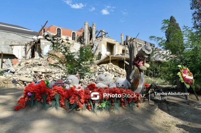 В Гяндже почтили память погибших в результате ракетного обстрела мирных жителей - ОБНОВЛЕНО