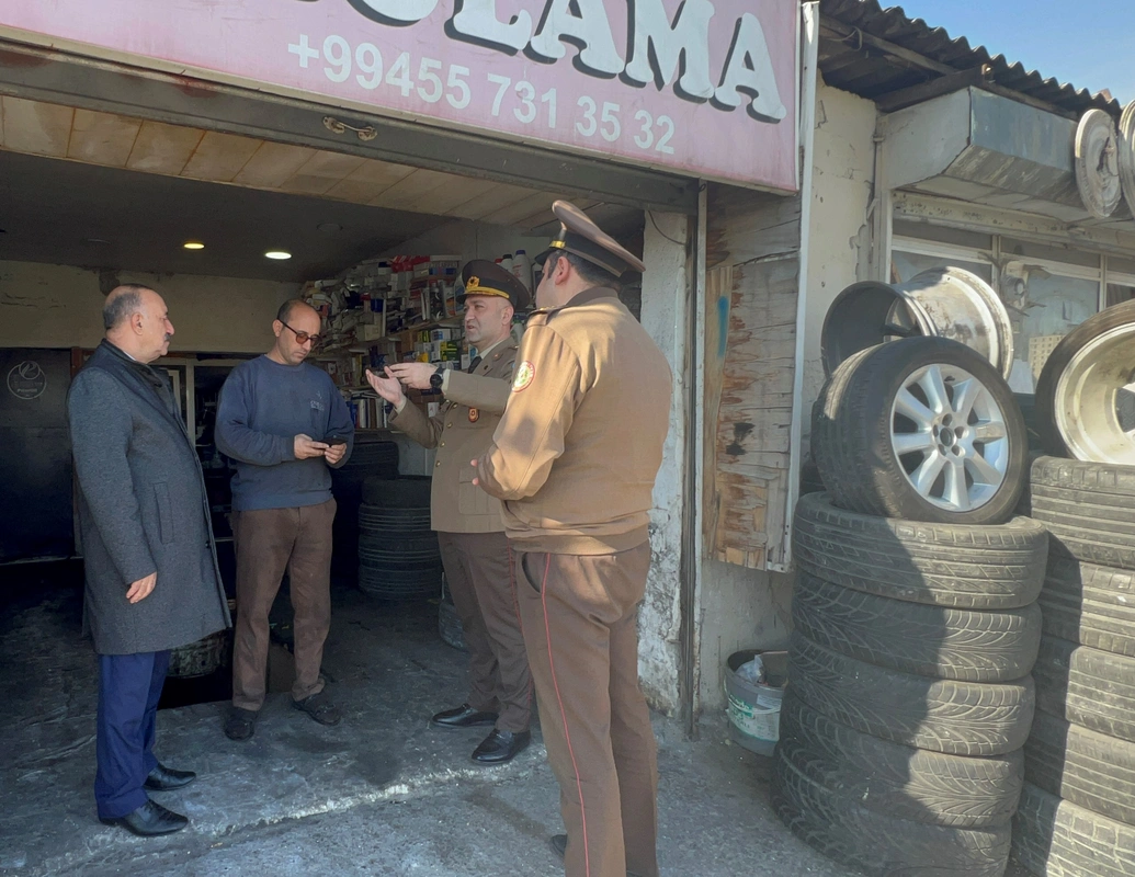 Bakıda sahibkarlıq obyektində yanğın təhlükəsi aradan qaldırılıb - FOTO/VİDEO