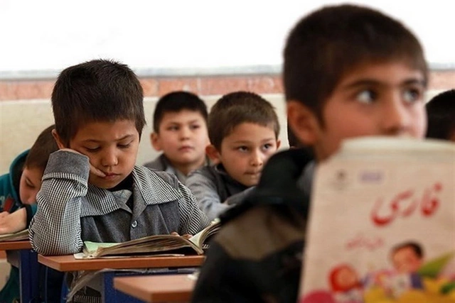 İranda milyondan çox uşaq təhsili buraxmaq üzrədir - FOTO