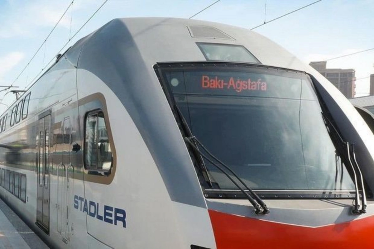 Во время движения скоростного поезда из Агстафы в Баку возникла техническая неисправность - ВИДЕО