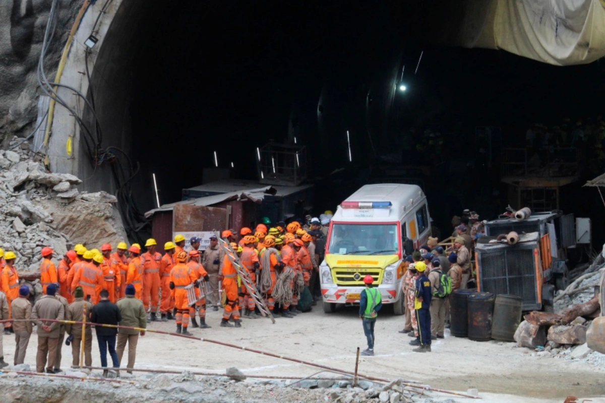Hindistanın şimalında qismən çökmüş tuneldən bütün işçilər xilas edilib - FOTO