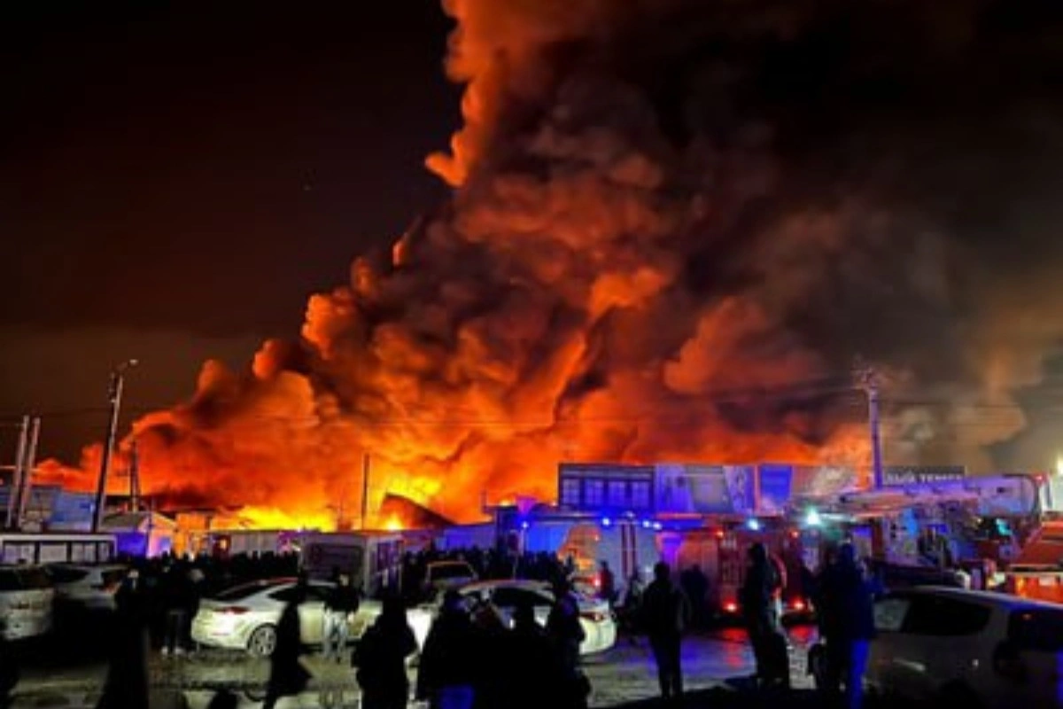 ​Rusiyada yanan əşya bazarı söndürülüb -  YENİLƏNİB + VİDEO