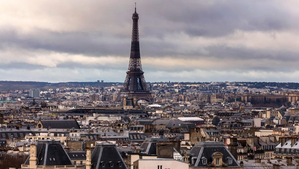 Parisdə turistlərə silahlı hücum: Ölən və yaralananlar var - VİDEO