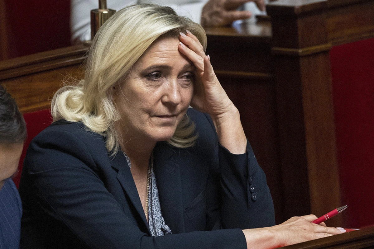 Le Pen saxtakarlıqla bağlı məhkəmə qarşısına çıxacaq