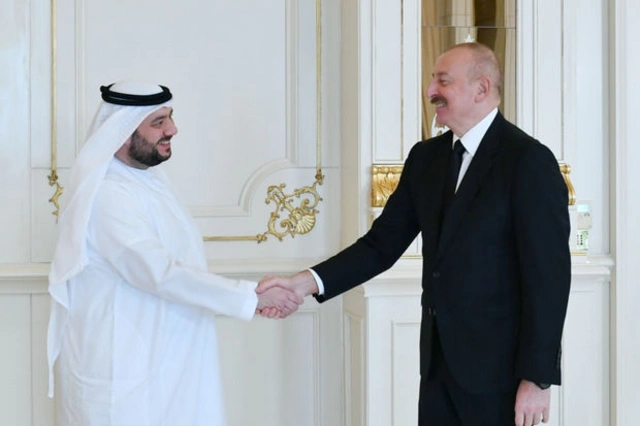 Президент Азербайджана принял министра инвестиций Объединенных Арабских Эмиратов - ФОТО