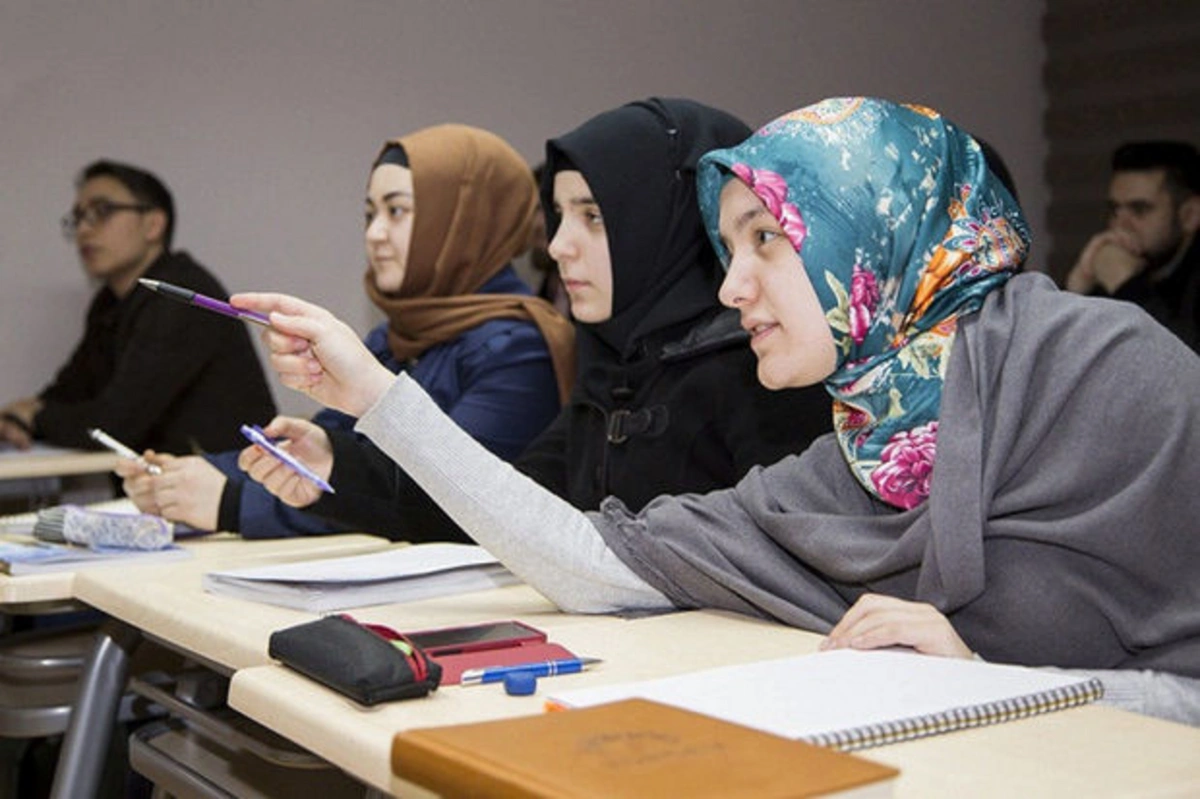 Госкомитет: В Бакинском колледже теологии девушки и юноши будут учиться вместе