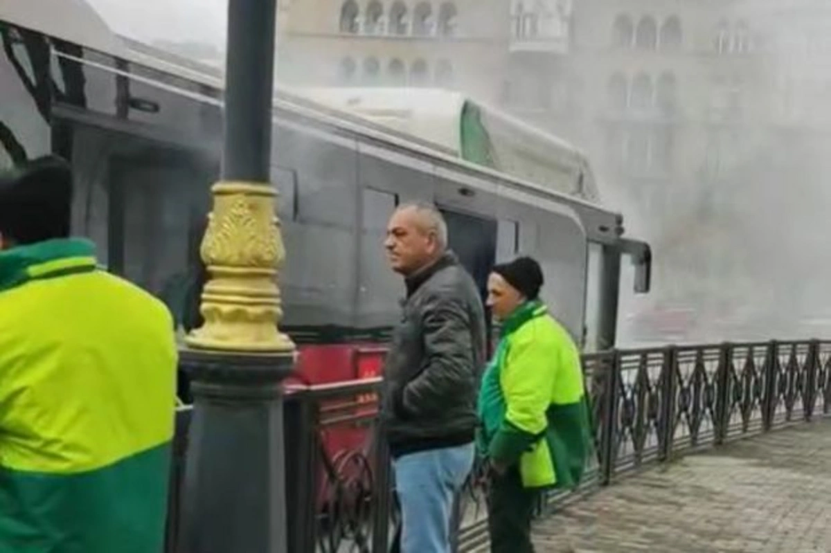 В BakuBus сделали заявление в связи с задымлением в автобусе - ВИДЕО