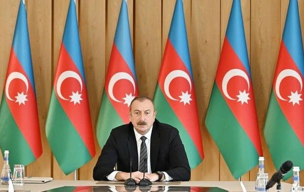Совет старейшин поддержал кандидатуру Ильхама Алиева на выборах