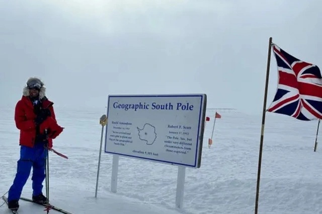 Britaniyalı qadın Antarktidanı xizəklə keçib, dünya rekordu qırdı