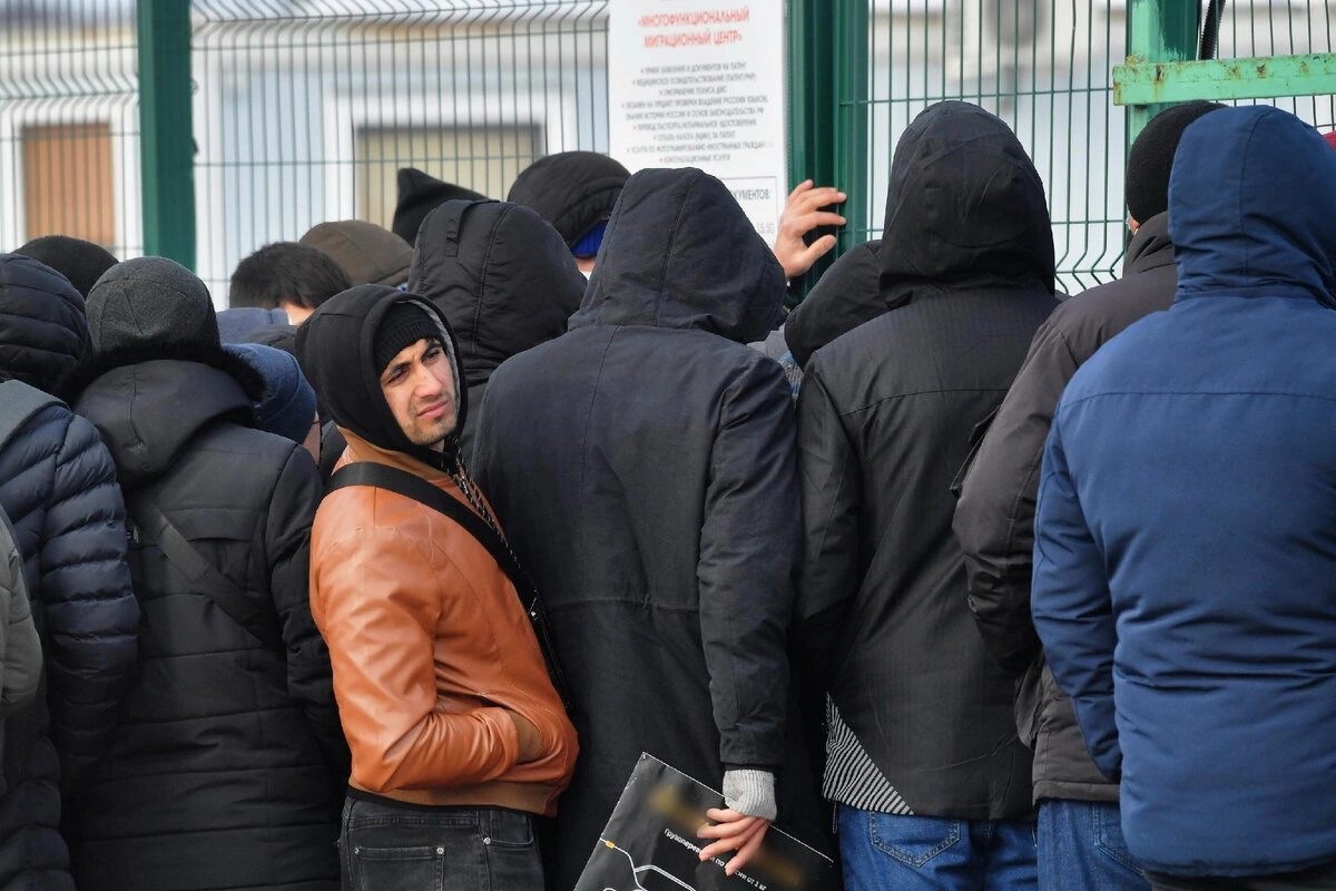 Rusiyada işləyən azərbaycanlıların nəzərinə: Yeni öhdəliklər qüvvəyə mindi