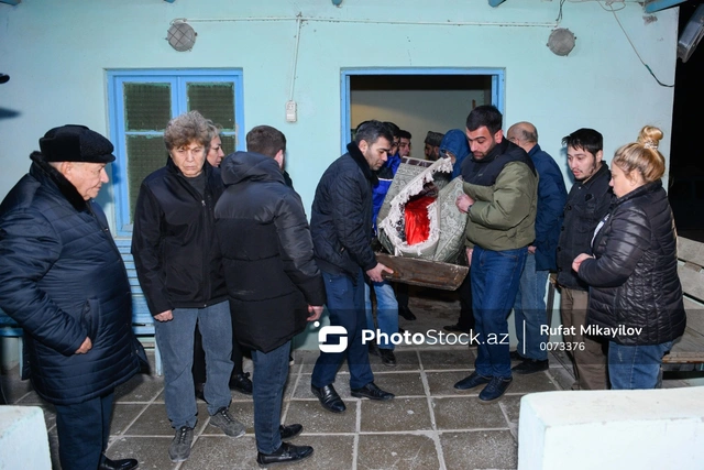 Aygün Bəylərin nəşi ata evinə gətirildi - YENİLƏNİB + FOTO/VİDEO