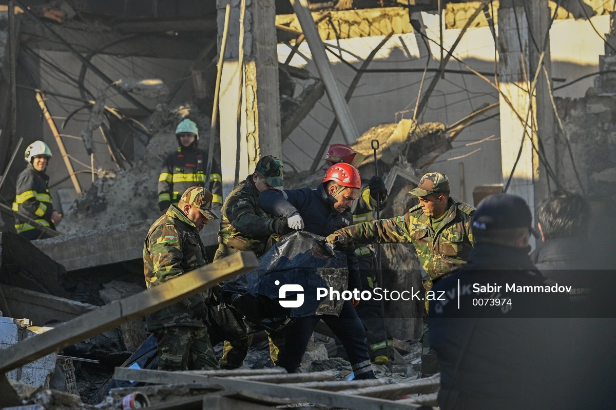 Среди жертв взрыва и пожара в мебельном цехе в Баку обнаружили гражданина Грузии - ВИДЕО