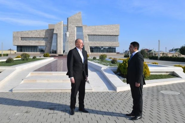 Президент Ильхам Алиев совершил поездку в Нефтчалинский район - ФОТО