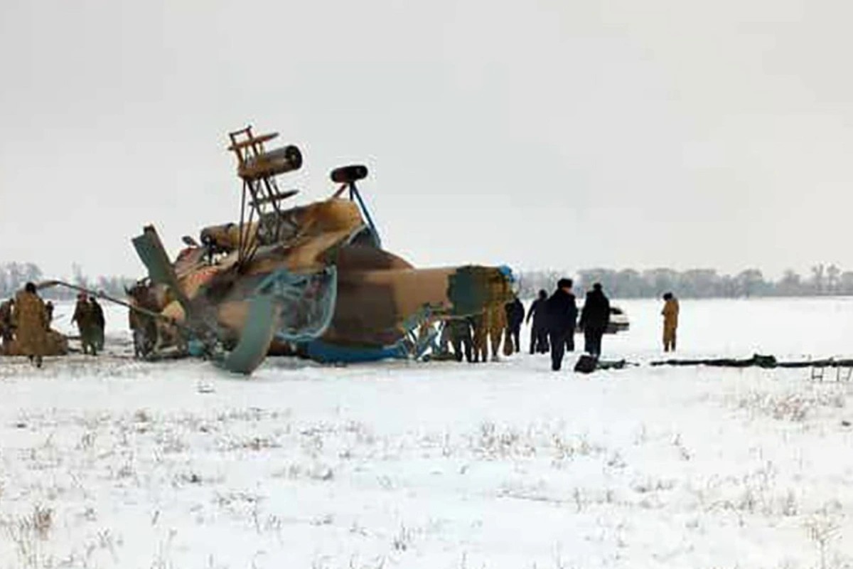 В Бишкеке упал военный вертолет Ми-8, есть погибший - ФОТО