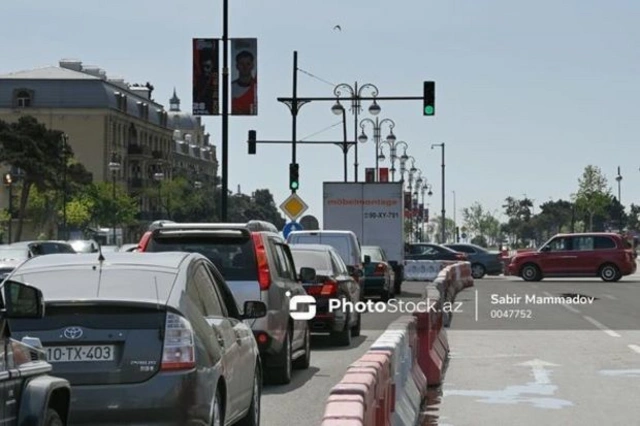 Депутат: В Баку люди тратят на пробки более 7 дней в год
