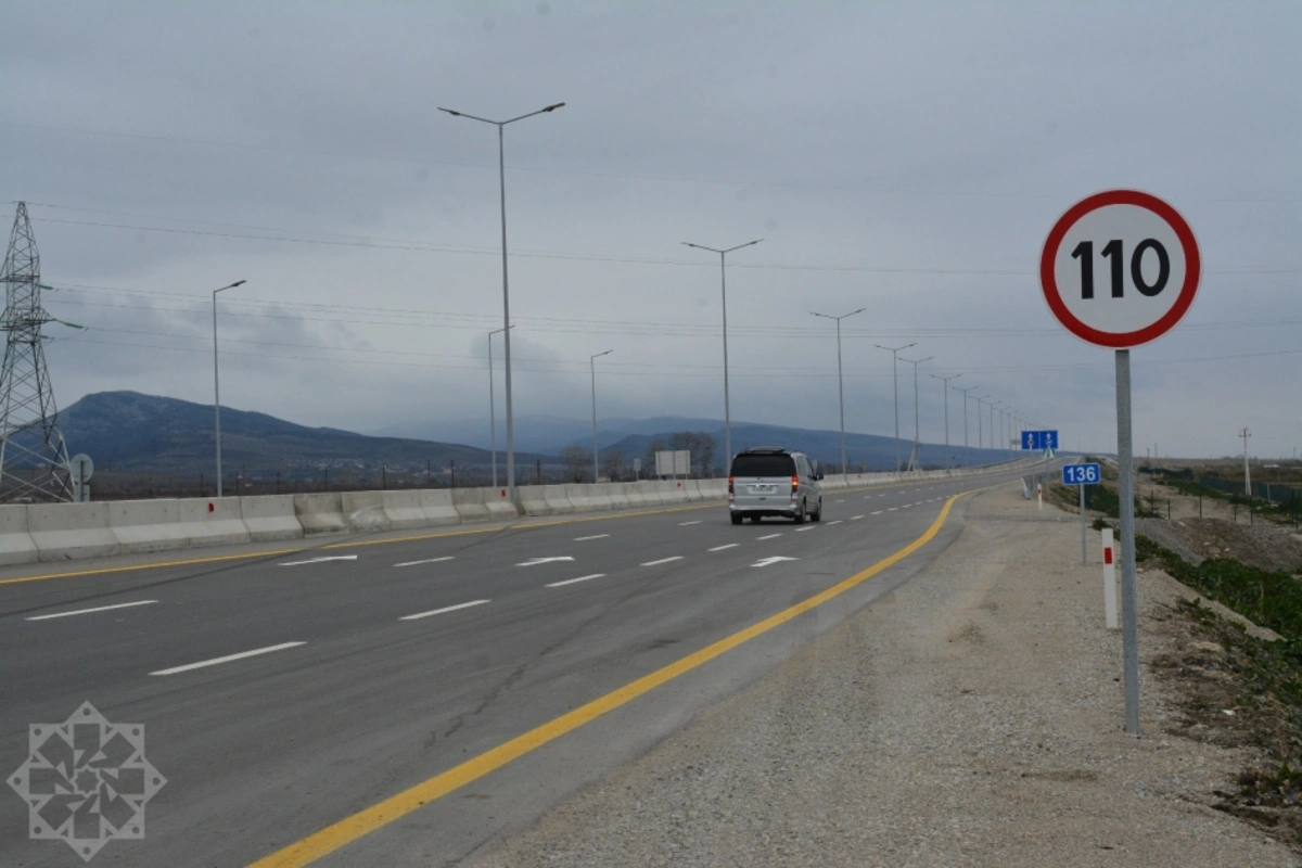 Ödənişli yolda maksimum sürət həddi və radar nişanları quraşdırılıb - FOTO/VİDEO