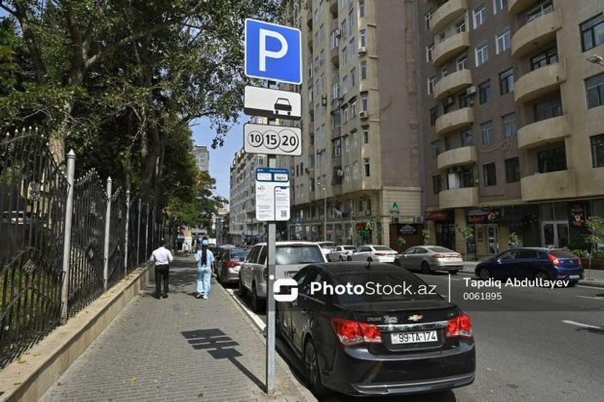 Sürücü pulsuz parklamada cərimələndiyini iddia edir - ŞİKAYƏT + FOTO