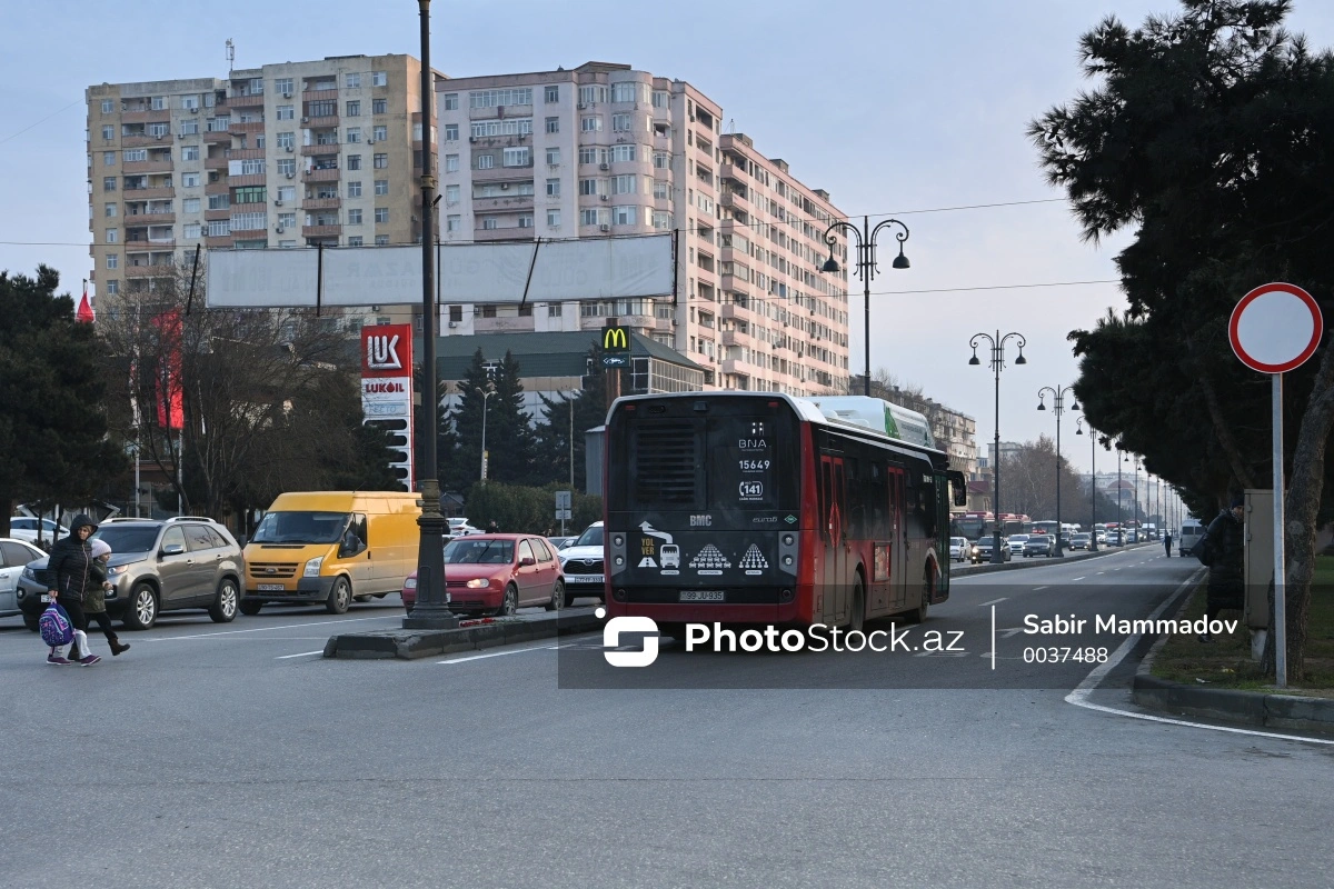 Avtobuslar zolaqlarından kənara çıxsa, cərimələnə bilərmi? - AÇIQLAMA + FOTO