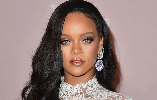 Rihanna uzun müddət sonra ilk dəfə oğullarını nümayiş etdirib - FOTO