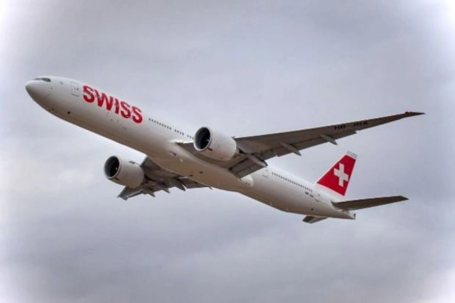 Самолет Swiss International Air Lines совершил экстренную посадку в Международном аэропорту Гейдар Алиев