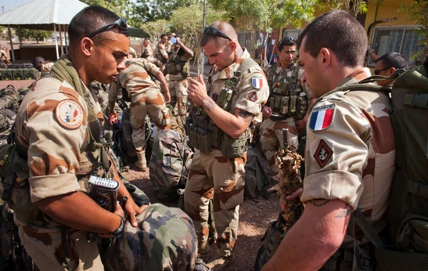 Fransa üç ölkədəki hərbi kontingentini azaldacaq