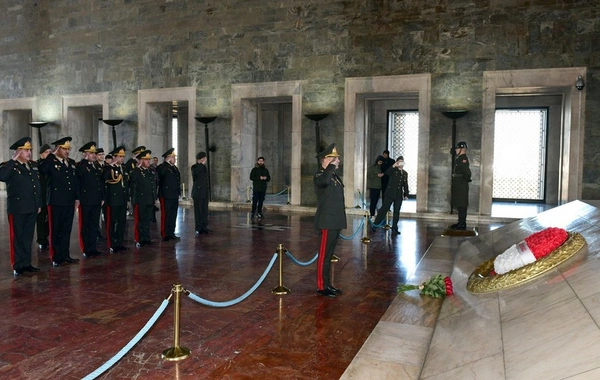 Azərbaycan generalları Anıtqəbri ziyarət ediblər - FOTO