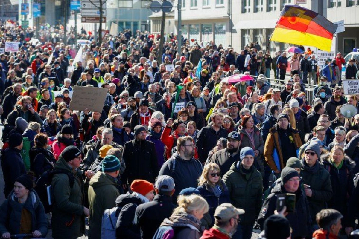 В Берлине более 150 000 человек собрались на акцию против правого экстремизма - ВИДЕО