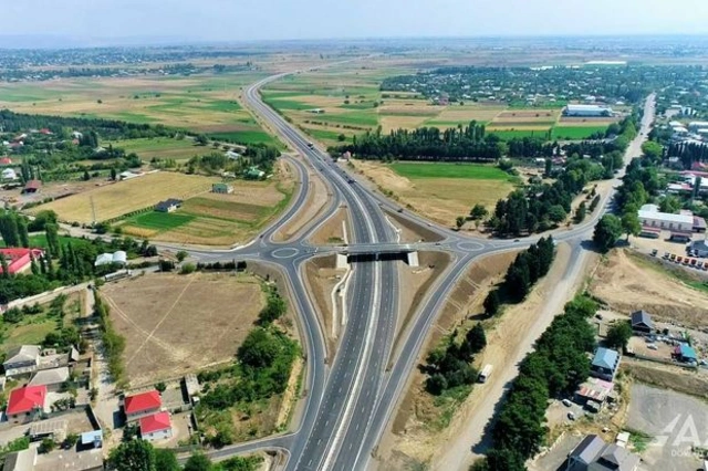 Завершаются работы по расширению дороги до государственной границы с Грузией - ФОТО/ВИДЕО