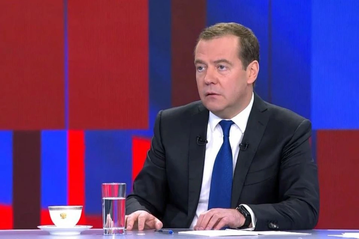 Dmitri Medvedevdən qalmaqallı sözlər: “Odessa, evinə qayıt!” - VİDEO