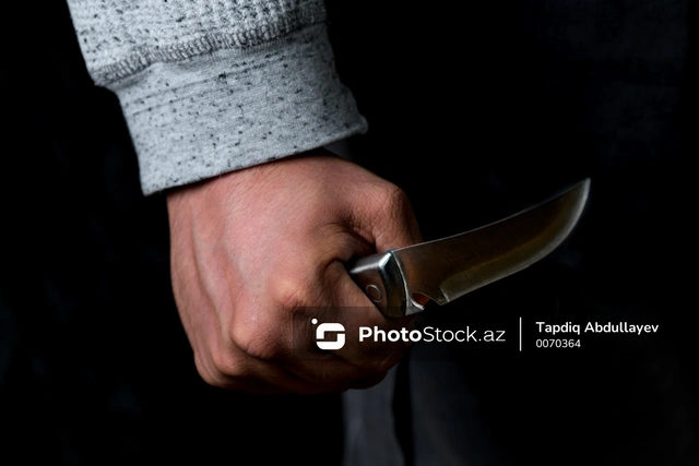В Баку неизвестный нанес ножевое ранение 31-летнему мужчине