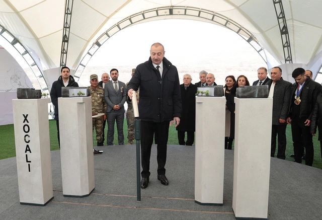 Prezident İlham Əliyev Xocalıda soyqırımı memorialının təməlini qoyub - YENİLƏNİB + FOTO/VİDEO