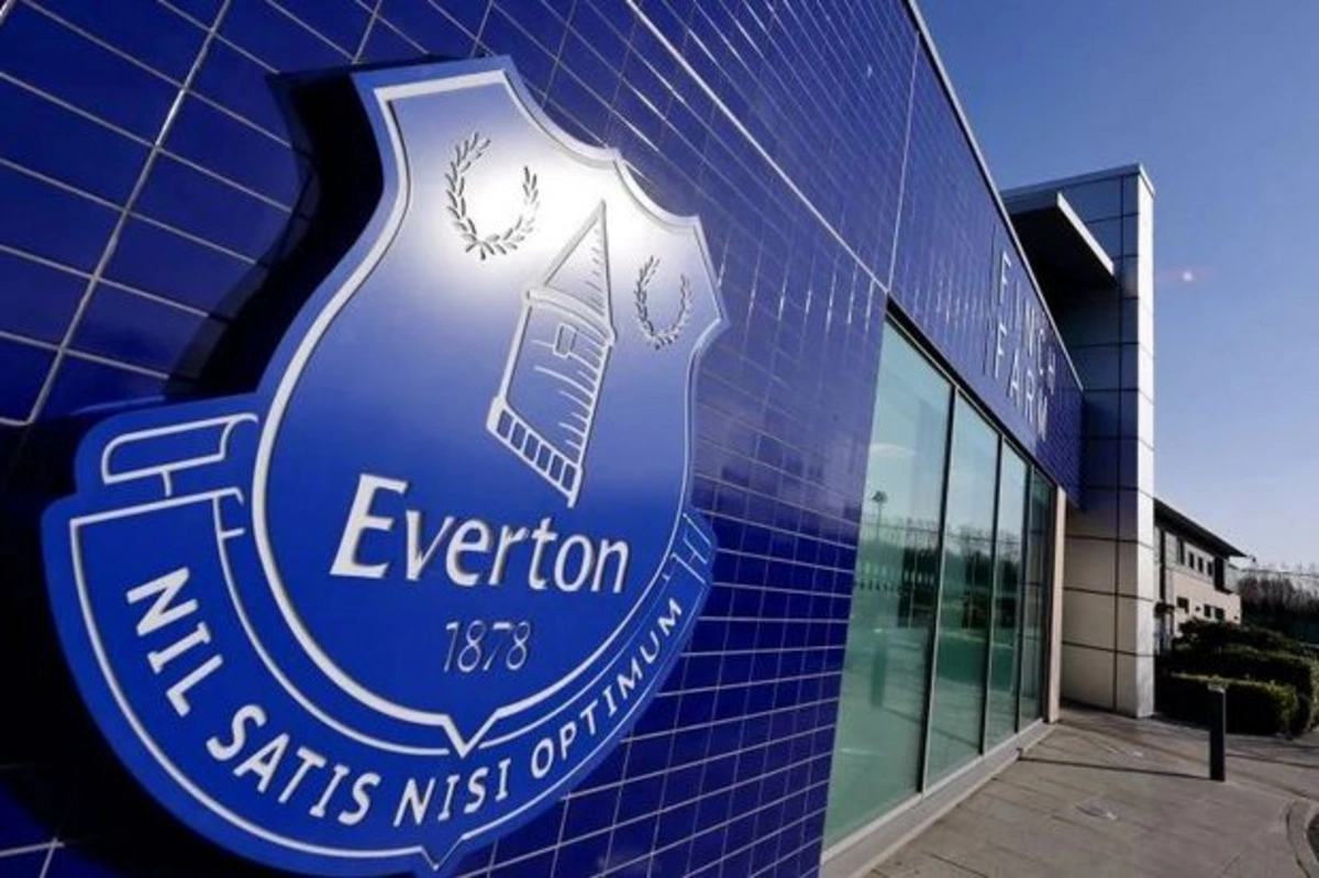 “Everton”un dörd xalı geri qaytarıldı