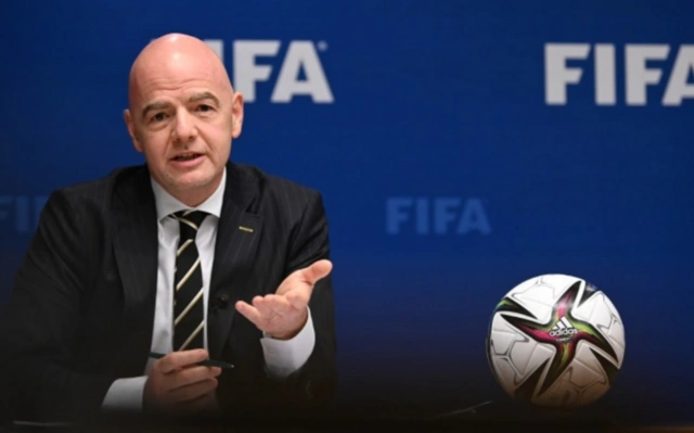 FIFA prezidenti Bakıda təşkil edəcəkləri turnirlə bağlı danışıb