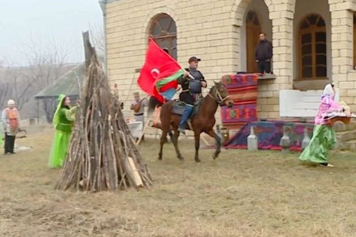 "Су чершенбеси": какие традиции соблюдают в Геранбойском районе? - ВИДЕО