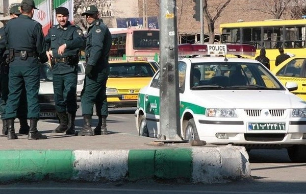 İranda keçid məntəqəsini havaya uçurmaq istəyən terrorçunun bombası əlində partladı