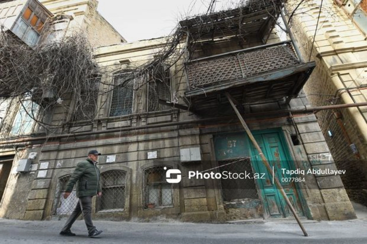 В ИВ Ясамальского района отреагировали на информацию об аварийном балконе - ФОТО/ВИДЕО