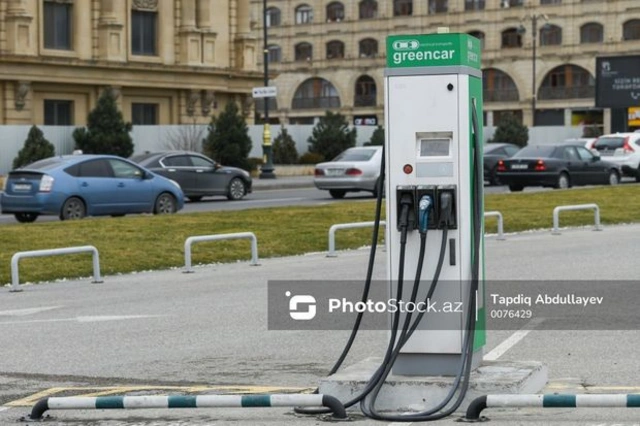 Президент Азербайджана подписал распоряжение о стимулировании использования электромобилей