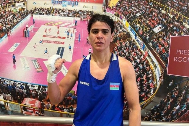 Азербайджанская боксерша победила испанку в лицензионном турнире
