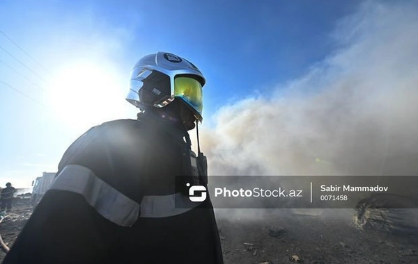 На территории фермы в Билясуварском районе произошел пожар