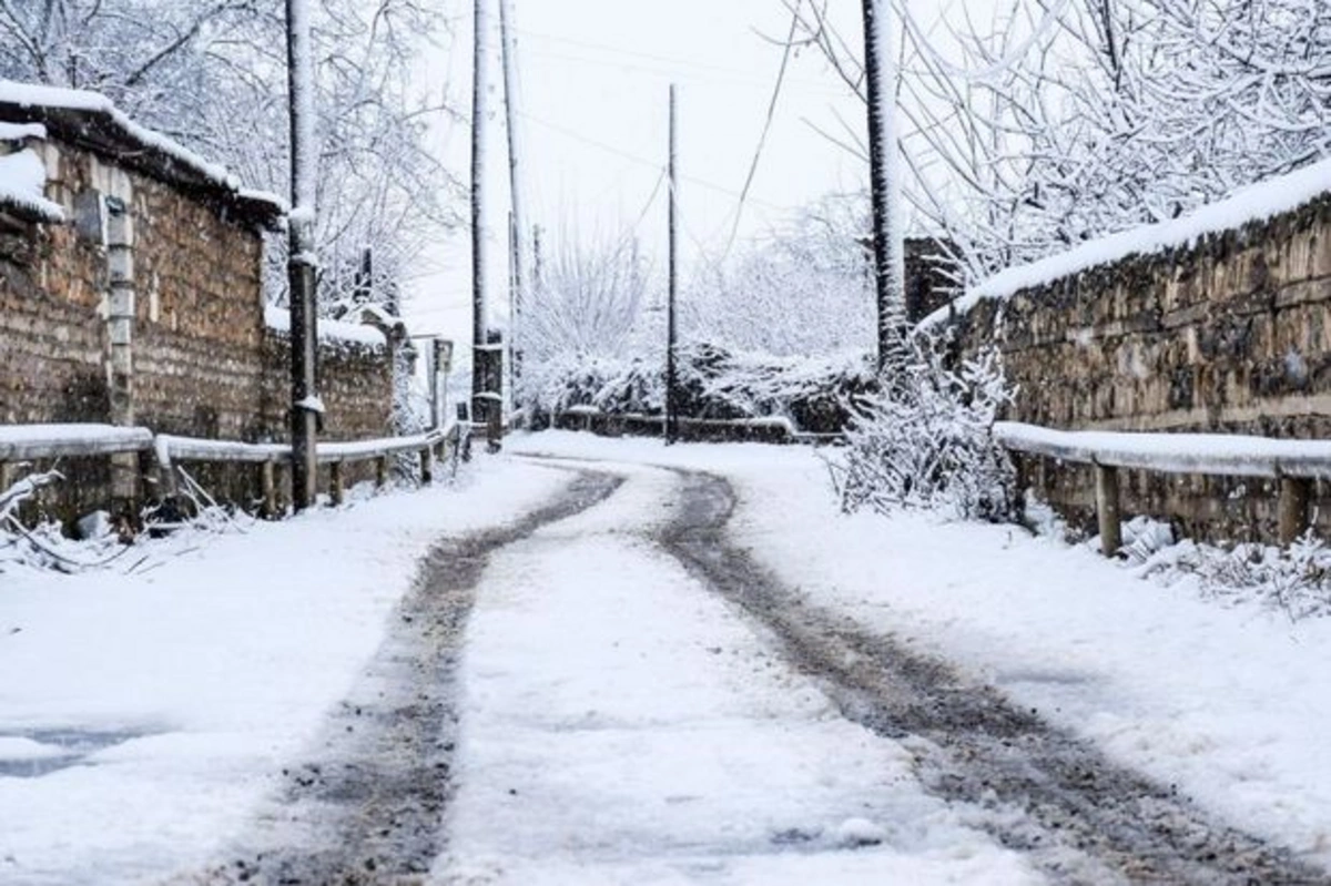 Высота снежного покрова в Шамахинском районе достигает 30 см - ВИДЕО