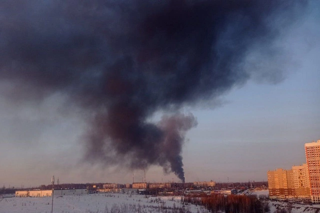 Ryazanda neft anbarına dronlarla hücum edildi: Yaralananlar var - VİDEO