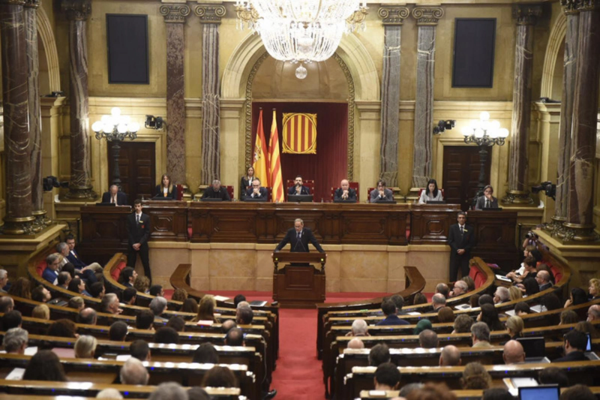 Kataloniya parlamenti İspaniya hökumətinə qarşı: Növbədənkənar seçki keçiriləcək