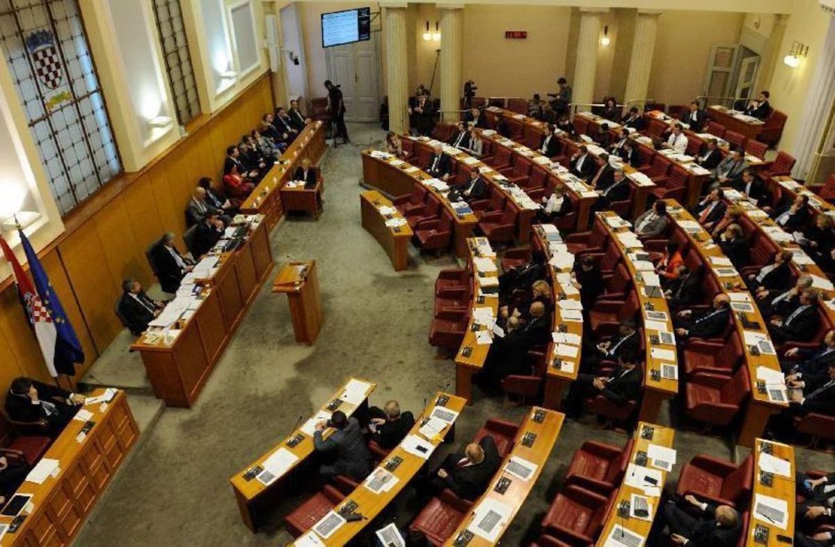 Xorvatiya parlamenti özünü buraxmaq qərarına gəlib