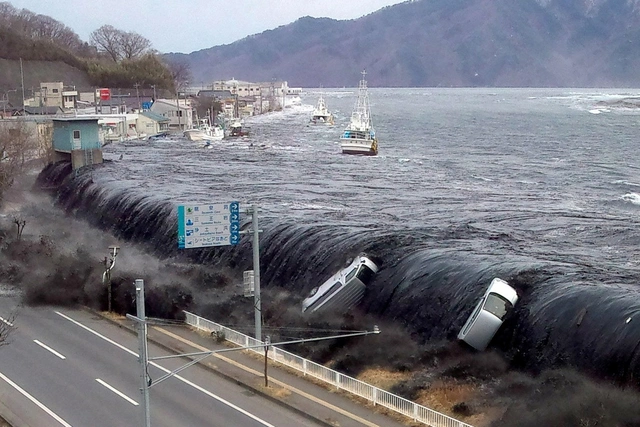 В японской Фукусиме произошло сильное землетрясение: на АЭС приостановили сброс воды - ОБНОВЛЕНО