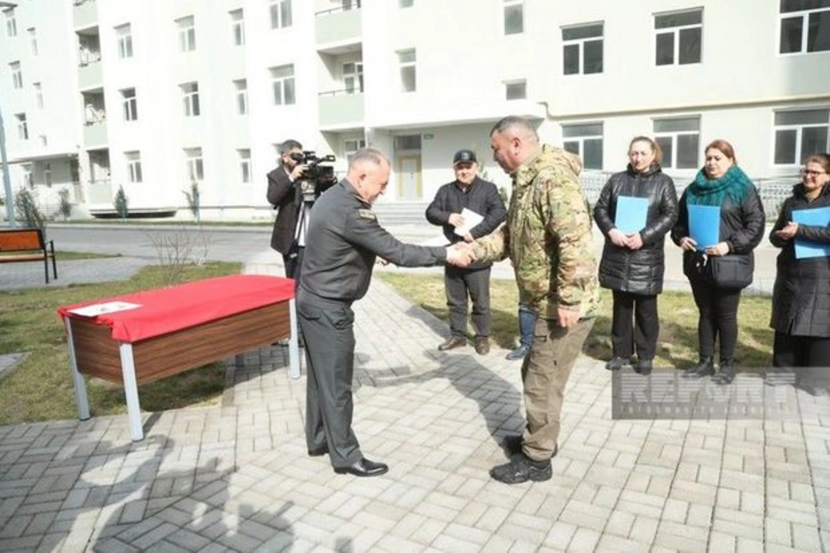 Группе военнослужащих ВС Азербайджана предоставлены новые квартиры - ФОТО